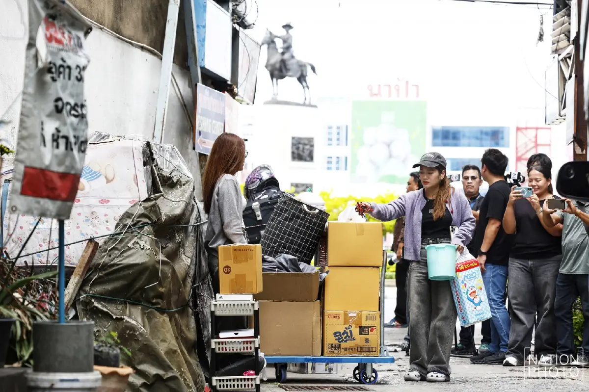 ชาวบ้านอพยพออกจากที่พัก