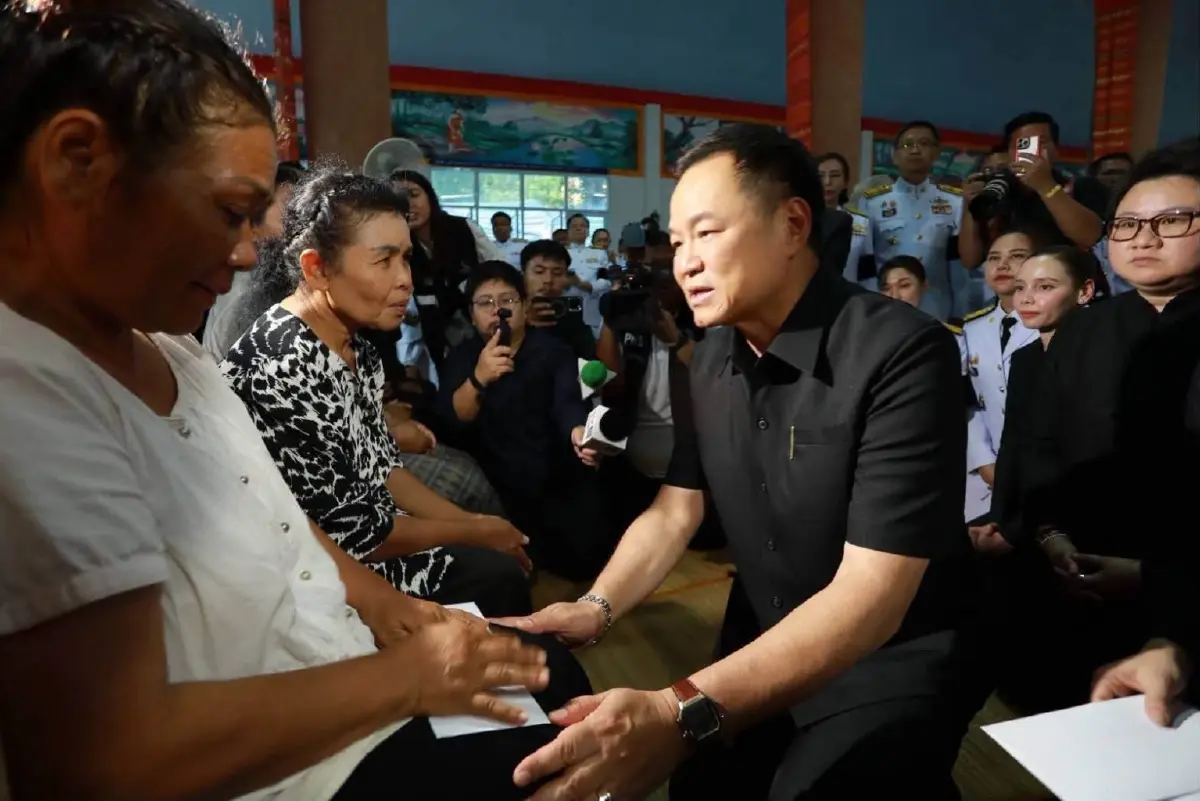"นายกฯ" ร่วมพิธีพระราชทานน้ำหลวงสรงศพ พระภิกษุถูกรถชนมรณภาพ