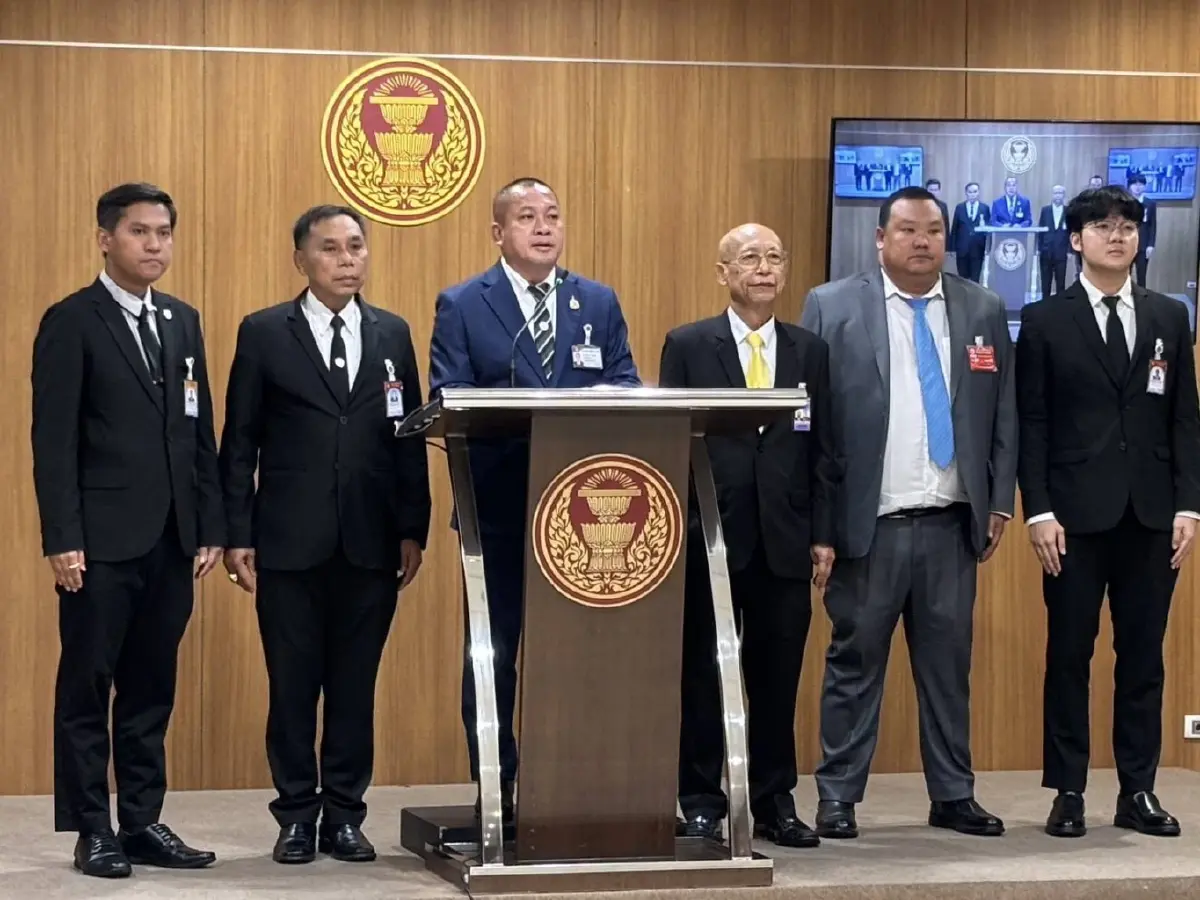 คนไทยใช้น้ำมันแพงแต่ลาวได้ของถูก! "กมธ.ปปง". แฉยับ "น้ำมัน" ไหลออกเดือนละ 10 ล้านลิตร หวั่นแหล่ง "ฟอกเงิน"