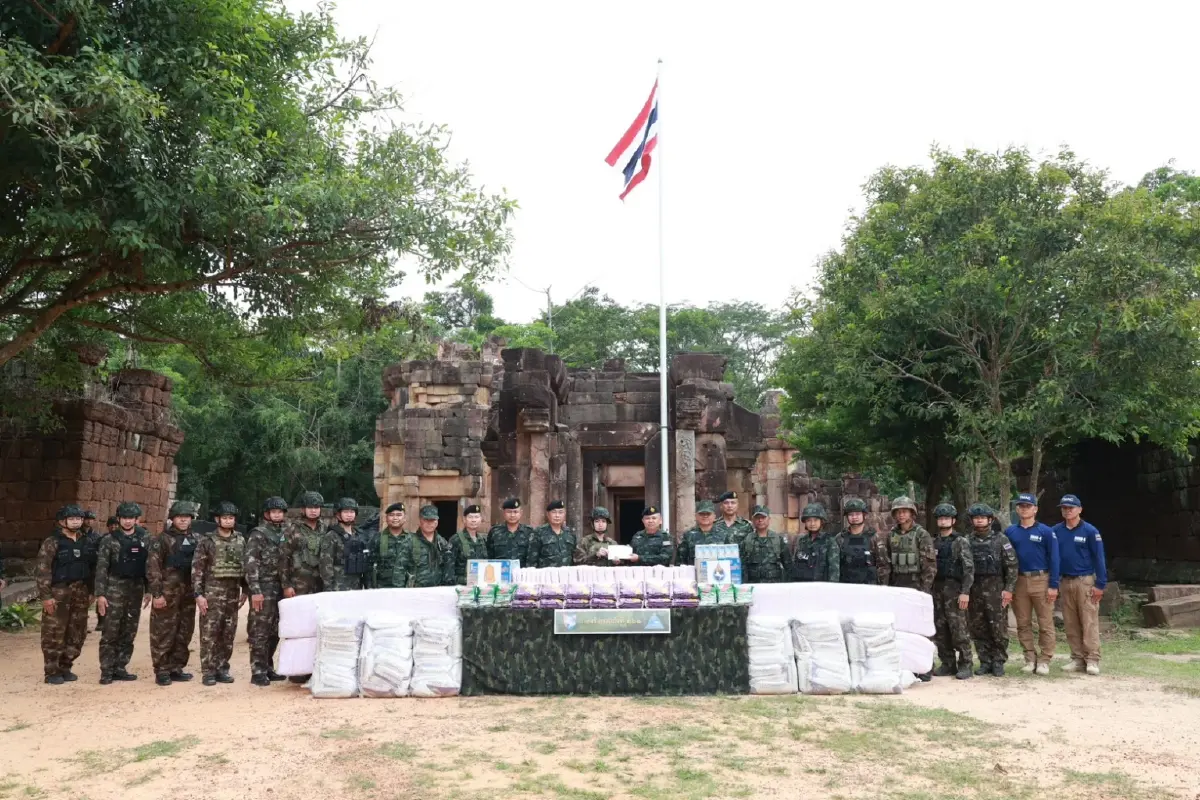 ผนึกกำลัง! แม่ทัพภาค 3-2 ลงพื้นที่ชายแดน "ไทย-กัมพูชา" ตรวจเยี่ยมกำลังพลเสริมแนวหน้า