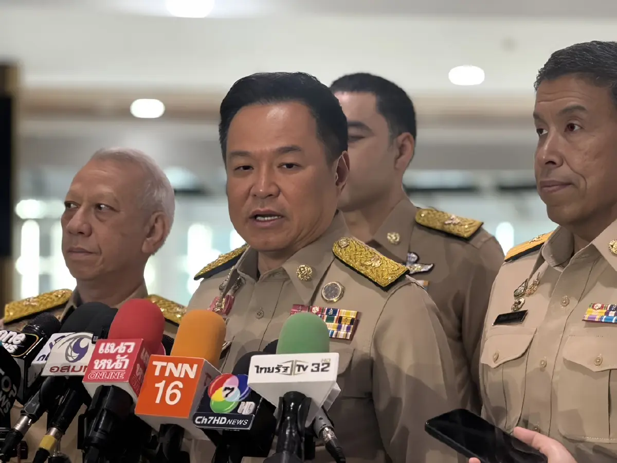 "อนุทิน" นำสภากทม. ไว้อาลัยเหตุเศร้า "โรงเบียร์มรณะ" ประกาศจับมือ "ชัชชาติ" พัฒนา กทม.