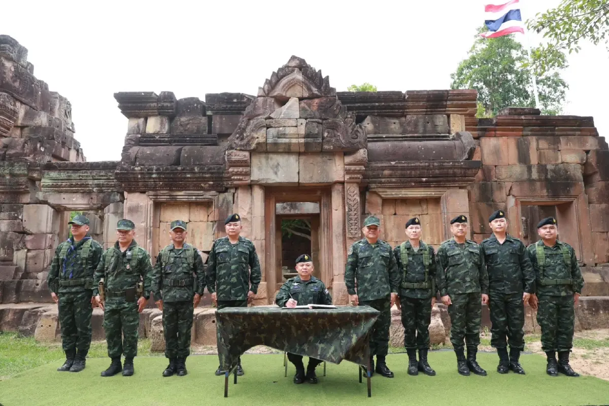 ผนึกกำลัง! แม่ทัพภาค 3-2 ลงพื้นที่ชายแดน "ไทย-กัมพูชา" ตรวจเยี่ยมกำลังพลเสริมแนวหน้า