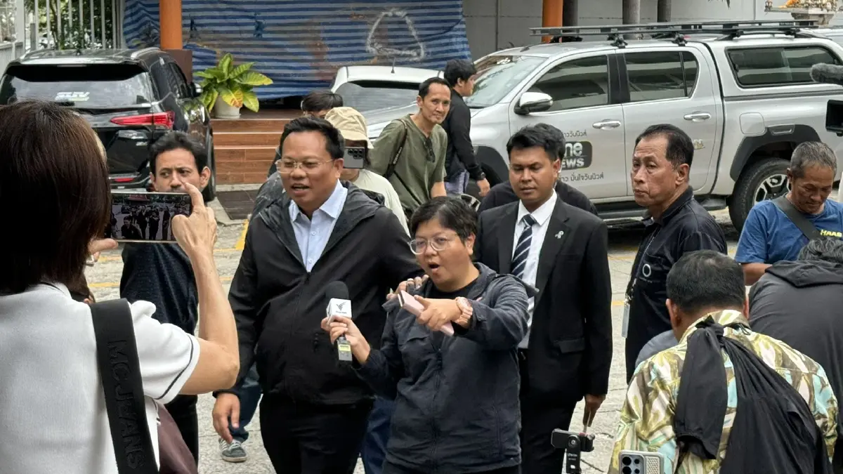 ดร.พงศกรณ์ เสาร์ทน หรือ "กฤต พงศกรณ์"