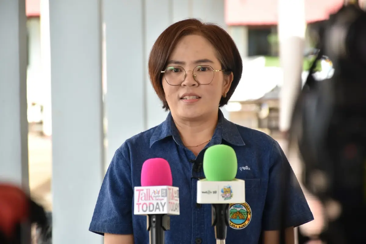 นางกุญชญารัส บุญยืน ผู้อำนวยการโรงเรียนเทศบาลตำบลเตาปูน 