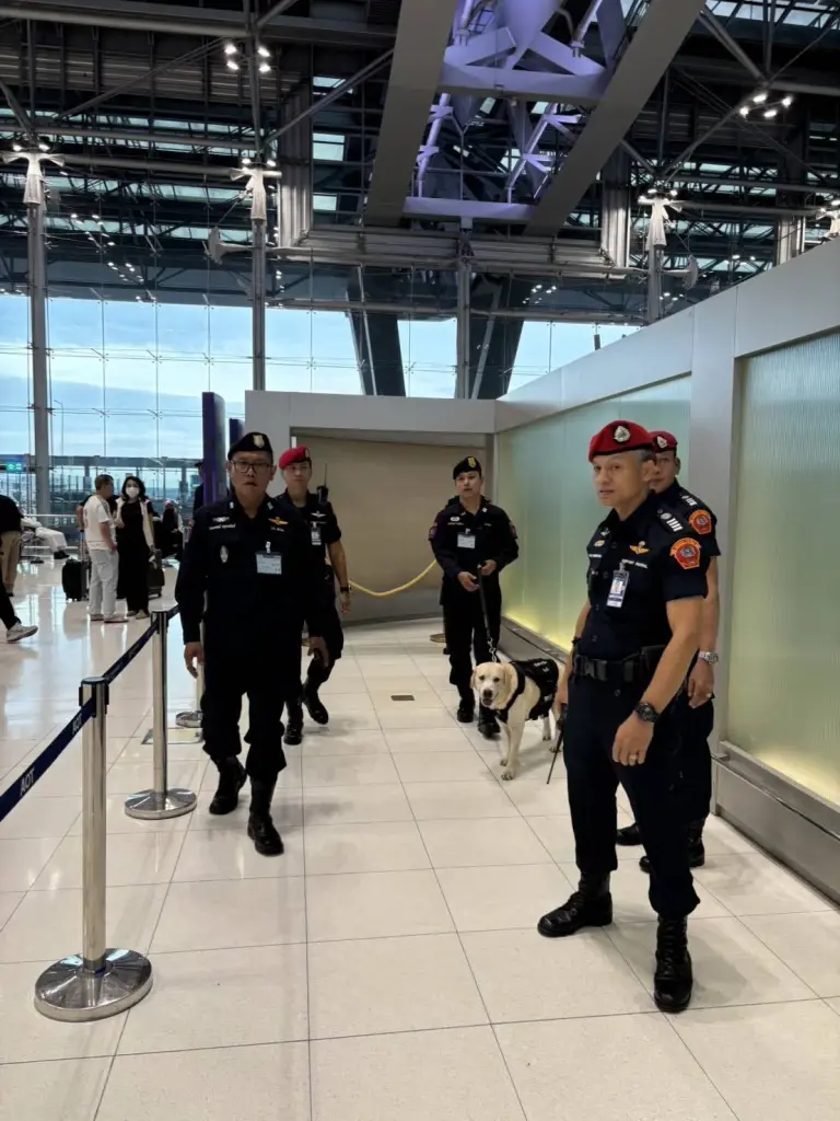 ตรวจเข้ม! 191 ใช้ "สุนัข K9" เฝ้า "สนามบินสุวรรณภูมิ" 24 ชม. สกัดเครือข่ายยาเสพติดข้ามชาติ (มีคลิป)