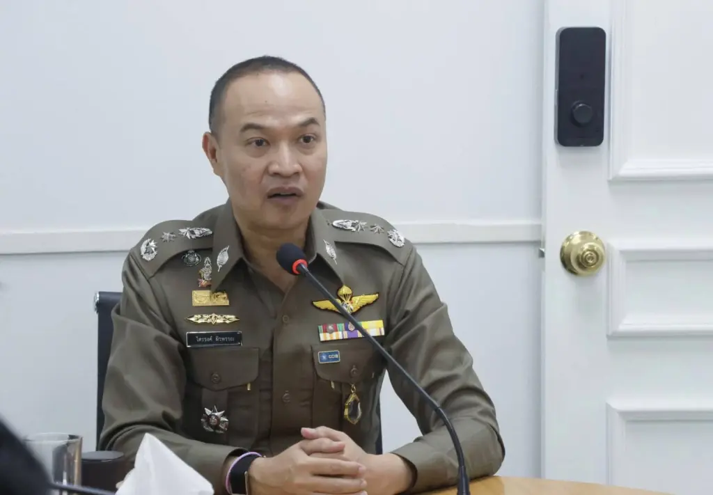 พล.ต.ท.ไตรรงค์ ผิวพรรณ โฆษกสำนักงานตำรวจแห่งชาติ