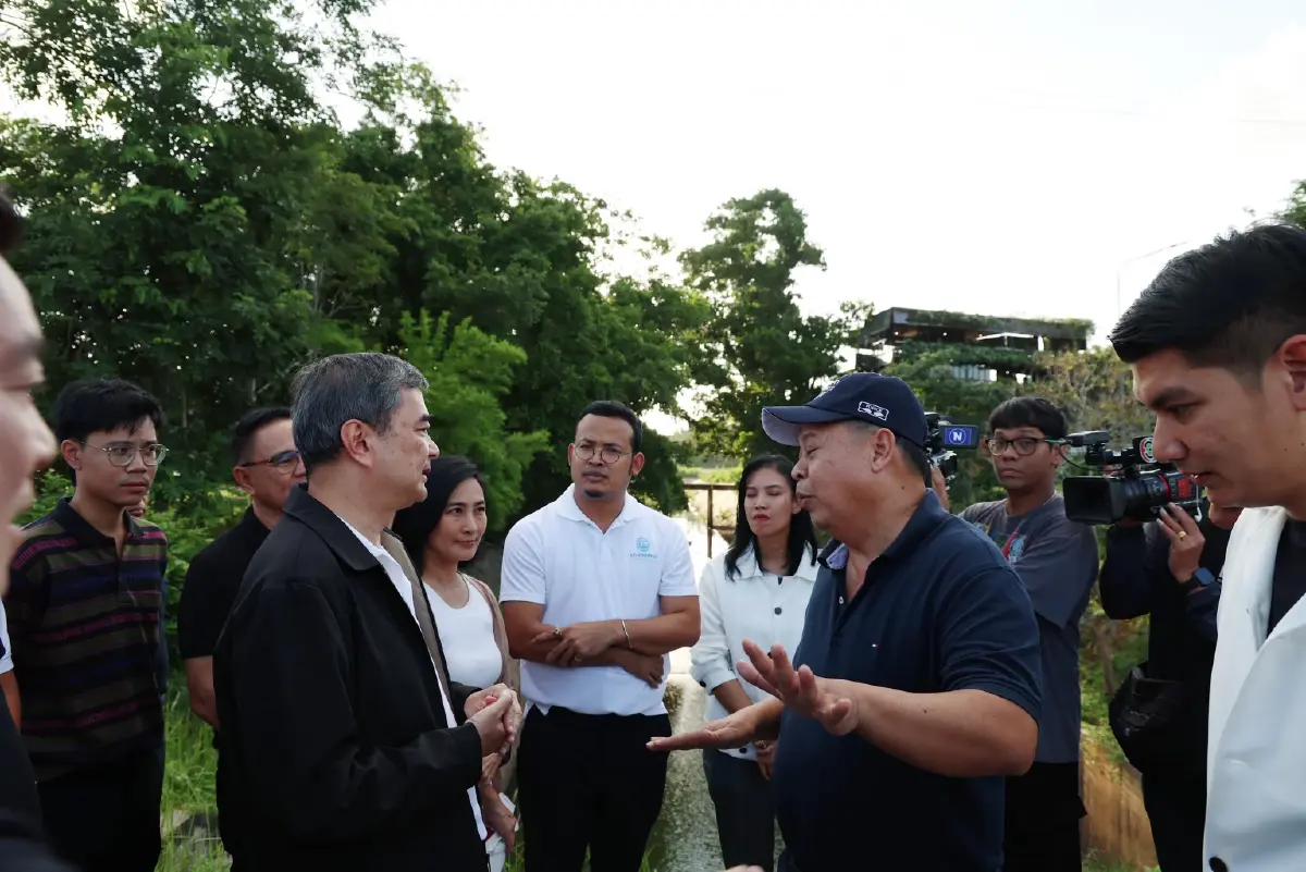 "อภิสิทธิ์" ดูแก้มลิงต้นน้ำคลอง ร.1 ยืนยันไม่ต้องการขัดแย้ง