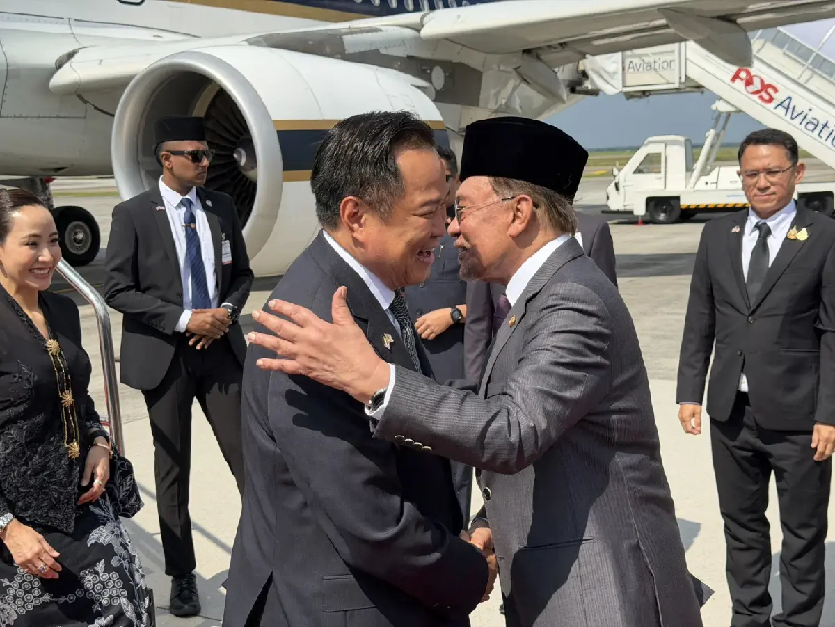 "อันวาร์" ต้อนรับ "อนุทิน" สุดอบอุ่น! สานสัมพันธ์ "ไทย-มาเลเซีย" จับมือปราบ "แก๊งคอลเซ็นเตอร์" (มีคลิป)