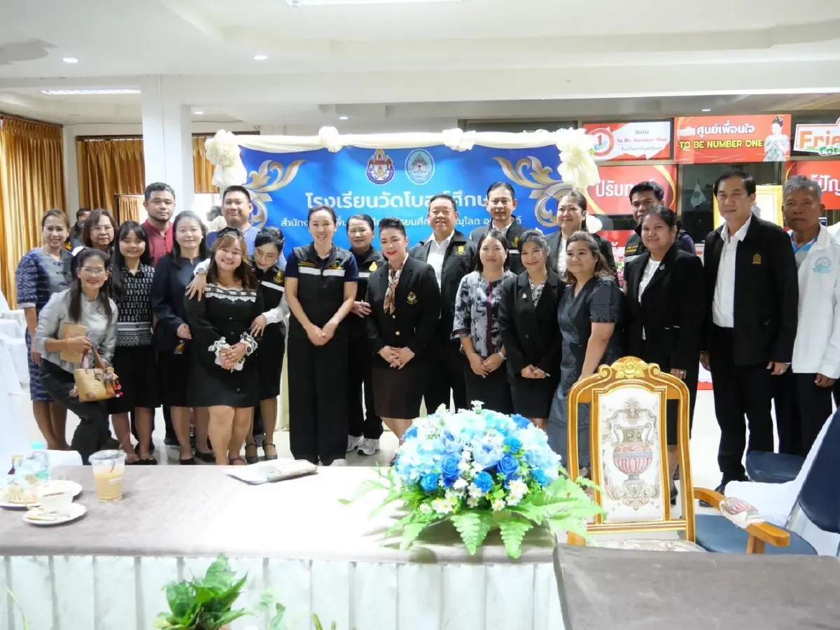 ดร.ลิณธิภรณ์ วริณวัชรโรจน์ ผู้ช่วยรัฐมนตรีประจำกระทรวงศึกษาธิการ ลงพื้นที่จ.พิษณุโลก ช่วยเหลือ นักเรียนยากจน และ เด็กบ้านไฟไหม้