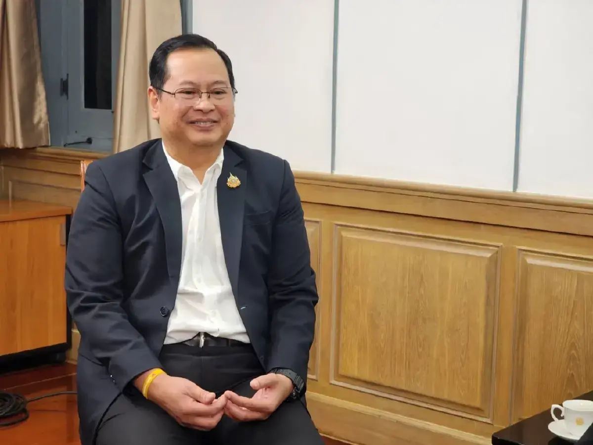 นายปกรณ์ นิลประพันธ์ รองนายกรัฐมนตรีด้านกฎหมาย