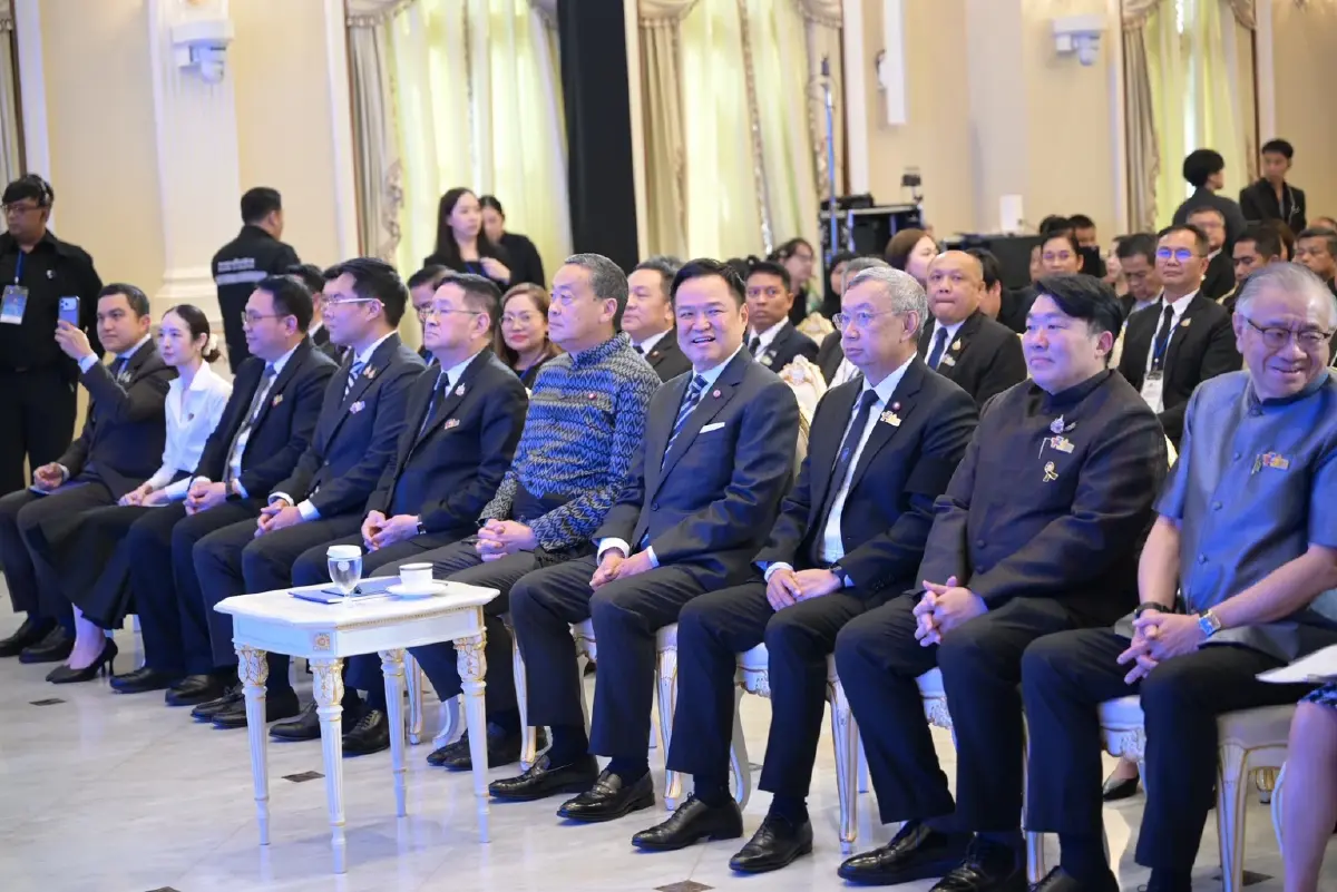 นายกอนุทินมอบรางวัลให้อดีตนายกเศรษฐา