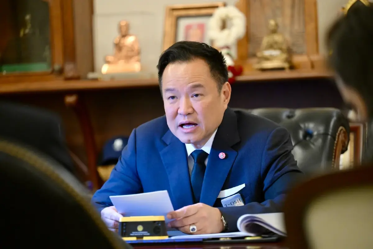 อนุทิน ชาญวีรกูล นายกรัฐมนตรี และรัฐมนตรีว่าการกระทรวงมหาดไทย