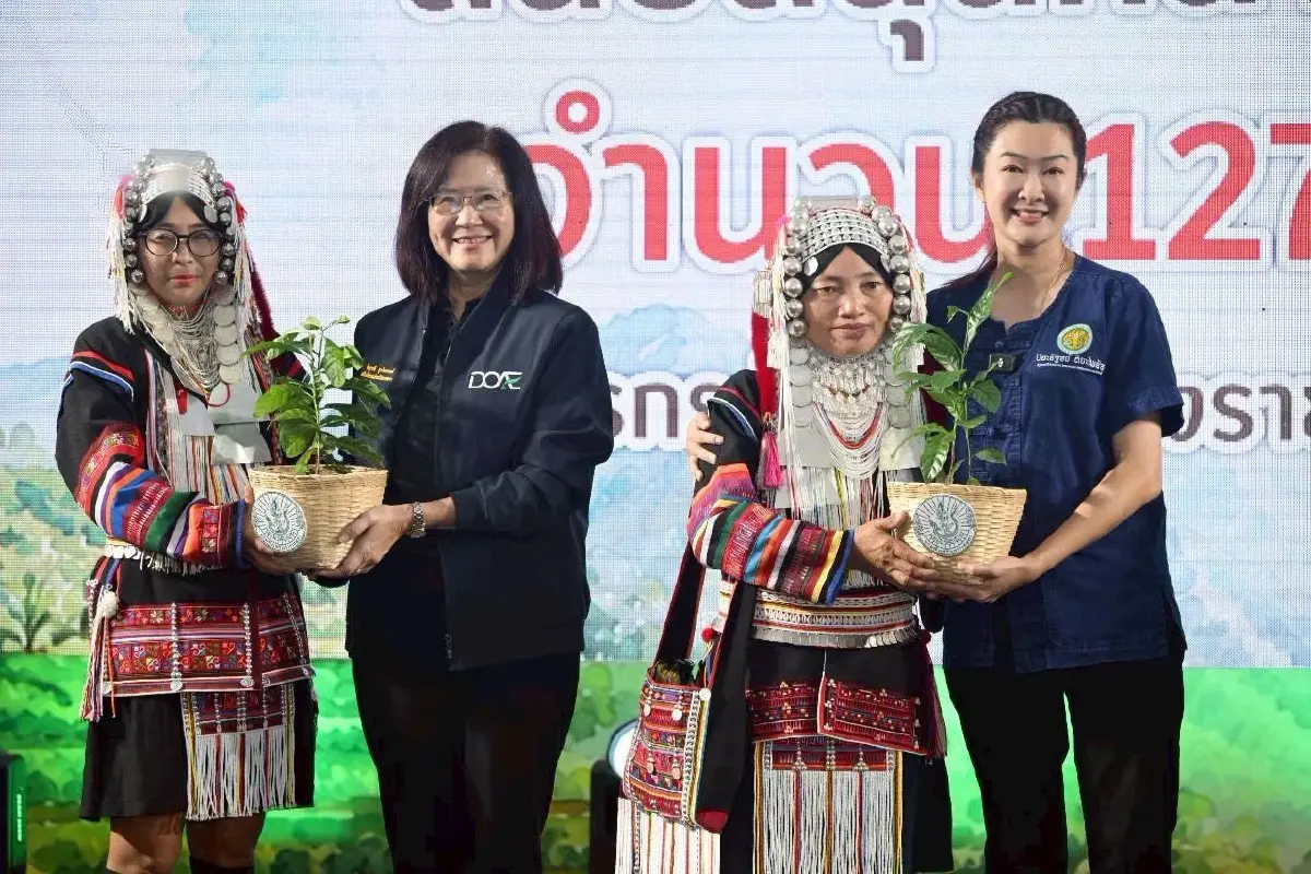 "รมช.เกษตรฯ ปิยะรัฐชย์" เดินหน้านโยบายปลูกกาแฟทดแทนข้าวโพด -ไร่เลื่อนลอย