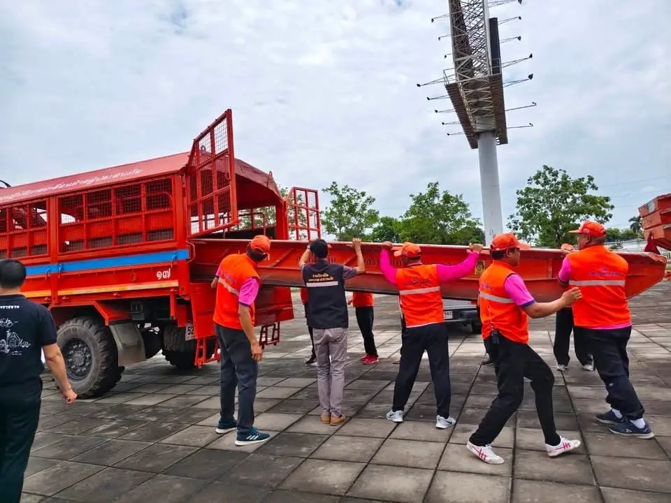 มท.3 ติดตามป้องกันน้ำท่วม จ.สมุทรสาคร สั่งขจัดสิ่งกีดขวางทางน้ำ