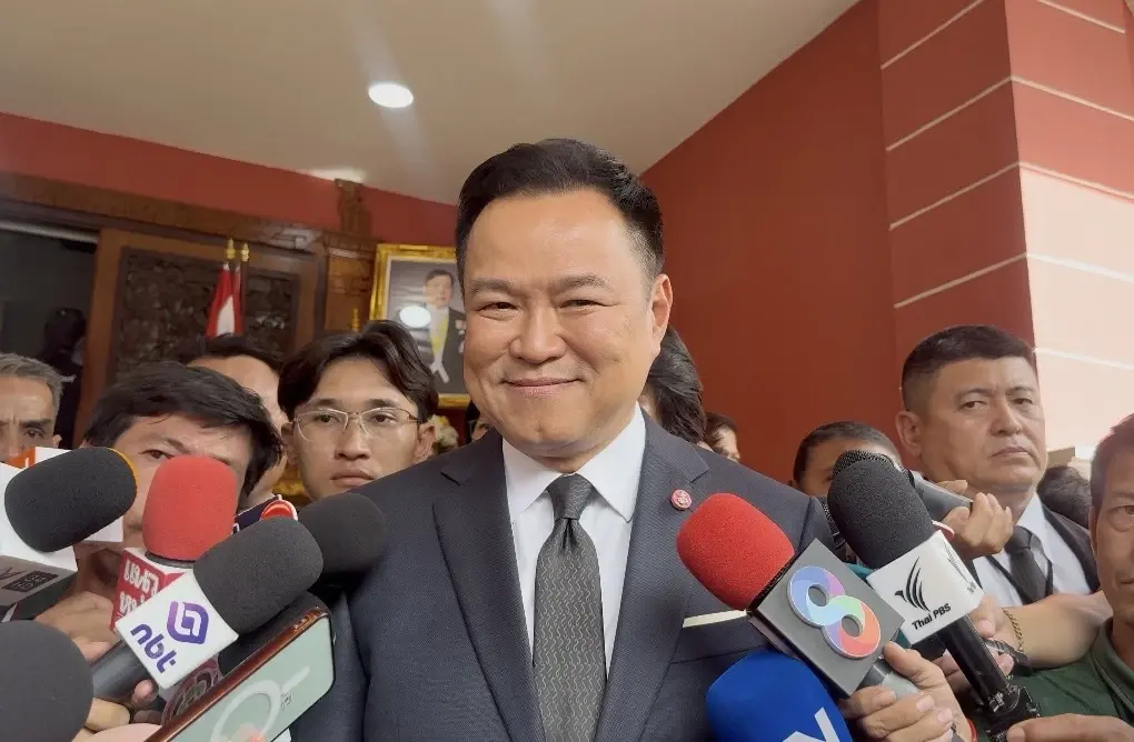 นายอนุทิน ชาญวีรกูล นายกรัฐมนตรีและรัฐมนตรีว่าการกระทรวงมหาดไทย