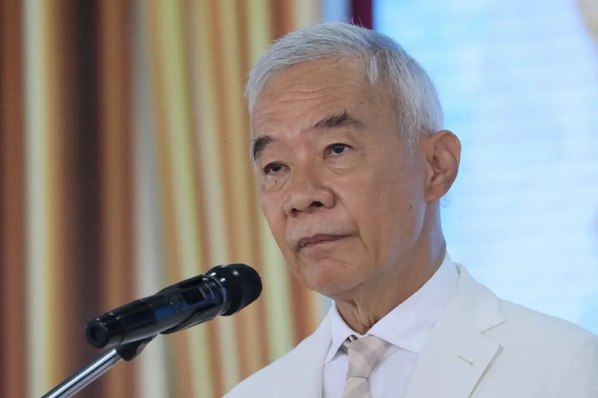 นายสุวัจน์ นำชาวโคราชปลูกต้นไม้ 4,000 ต้น เฉลิมพระเกียรติฯ ในหลวง