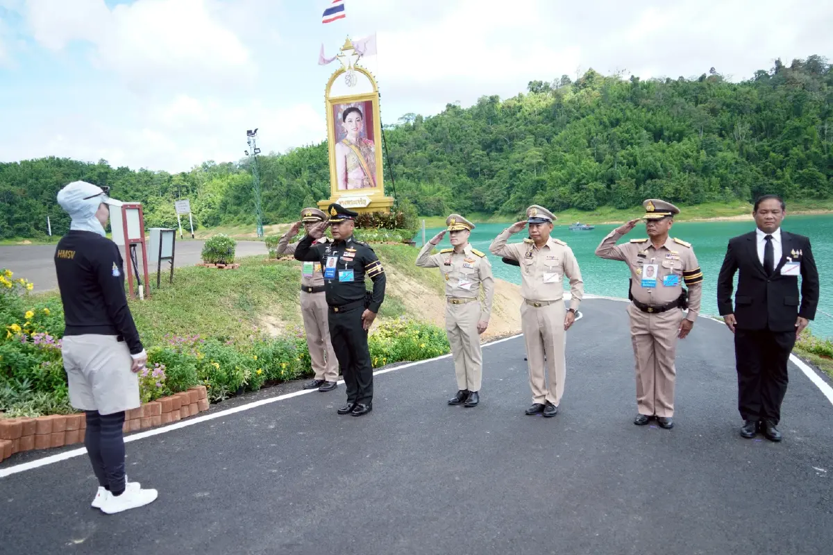 สมเด็จพระนางเจ้า ฯ พระบรมราชินี เสด็จ ฯ ไปยังเขื่อนรัชชประภา