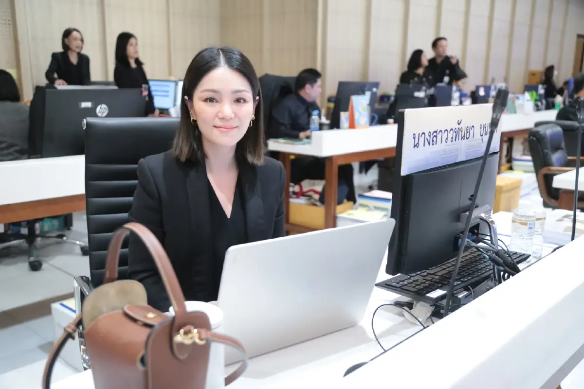 นางสาววทันยา บุนนาค กรรมาธิการวิสามัญพิจารณาร่างพระราชบัญญัติงบประมาณรายจ่ายประจำปีงบประมาณ พ.ศ. 2570 