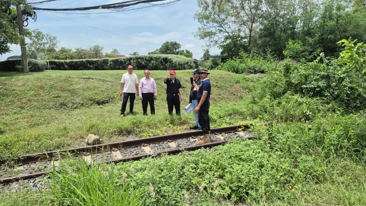 "เสรีพิศุทธ์" ลุยบุรีรัมย์เก็บหลักฐาน ลั่นถ้า "เนวิน" ยอมรับรุกที่รถไฟ จะยอมไกล่เกลี่ย