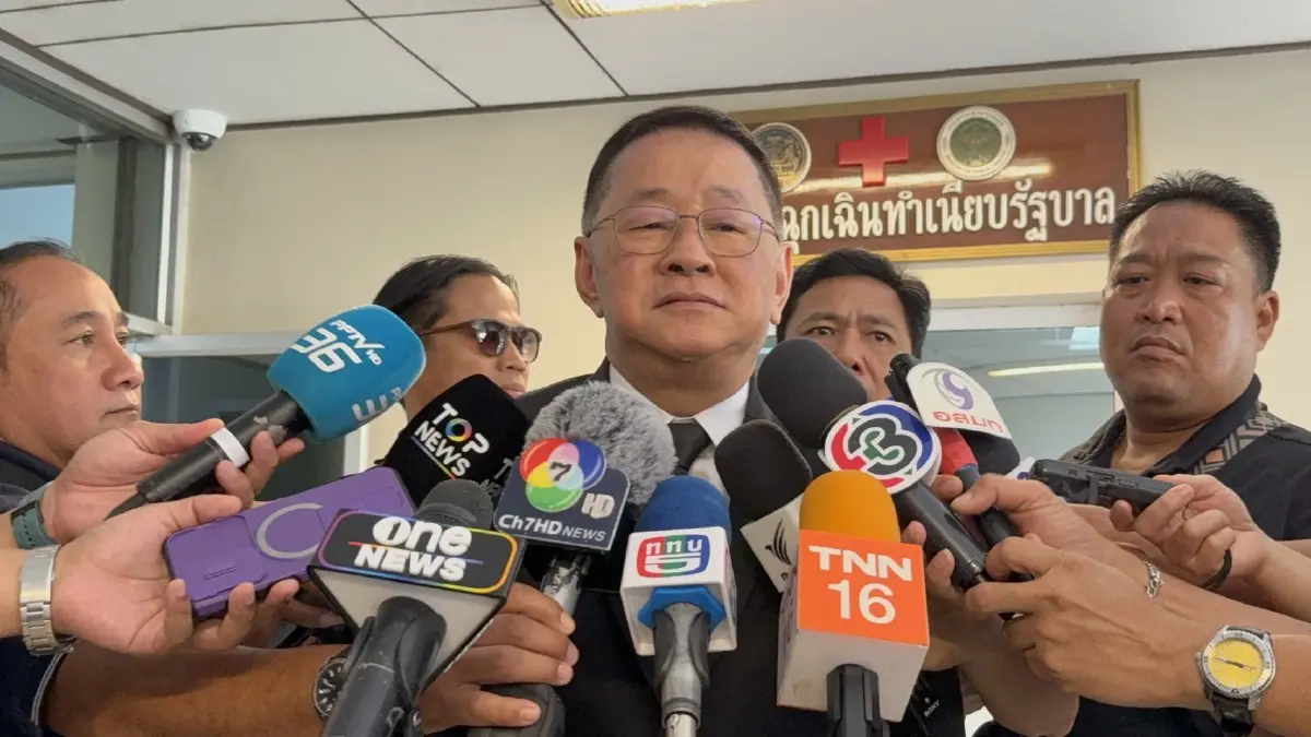  นายประเสริฐ จันทรรวงทอง รัฐมนตรีว่าการกระทรวงศึกษาธิการ