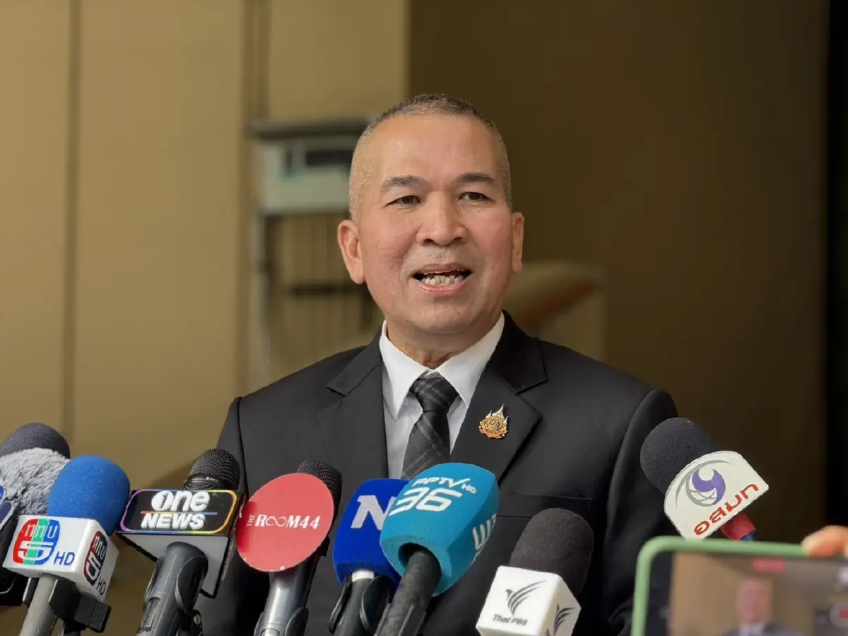 พล.ต.ท.รุทธพล เนาวรัตน์ รัฐมนตรีว่าการกระทรวงยุติธรรม