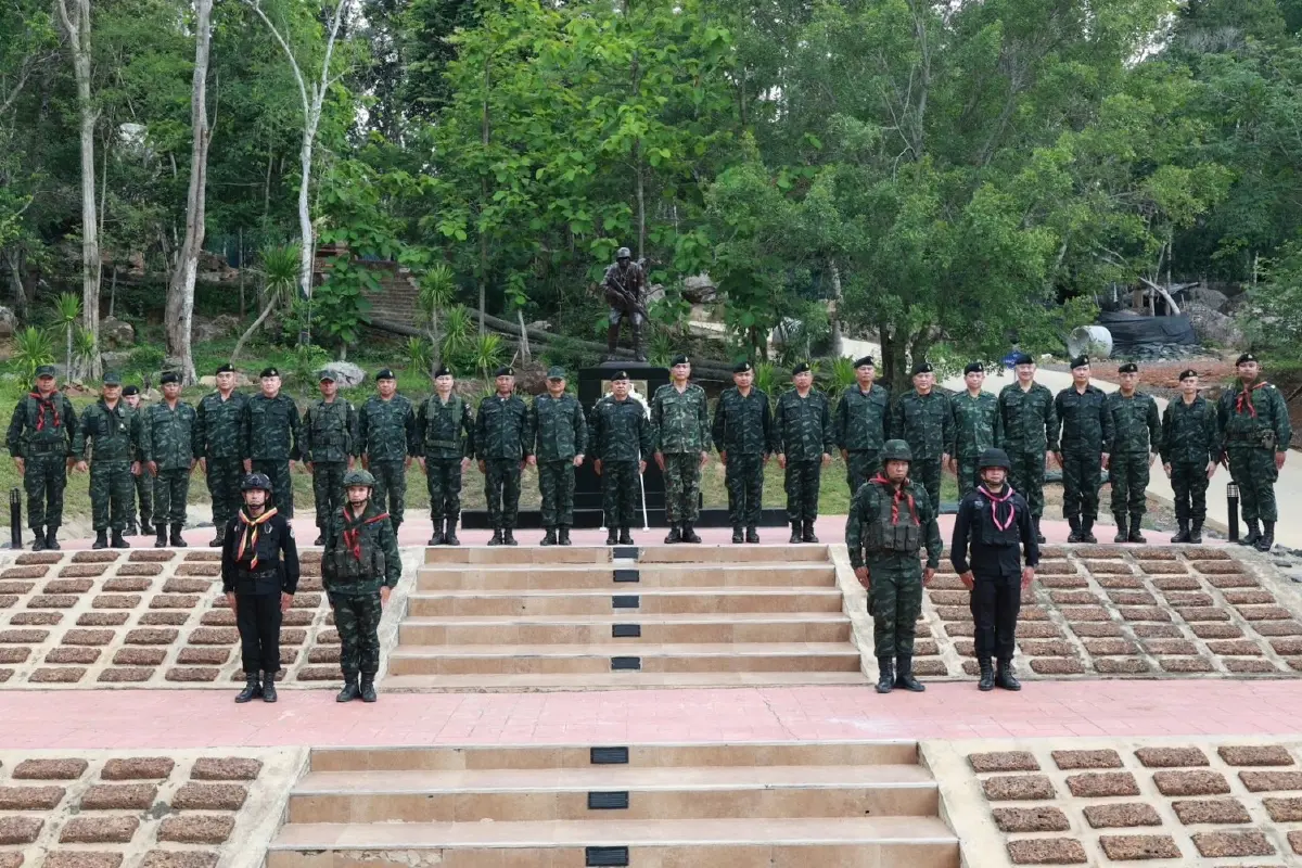ผนึกกำลัง! แม่ทัพภาค 3-2 ลงพื้นที่ชายแดน "ไทย-กัมพูชา" ตรวจเยี่ยมกำลังพลเสริมแนวหน้า