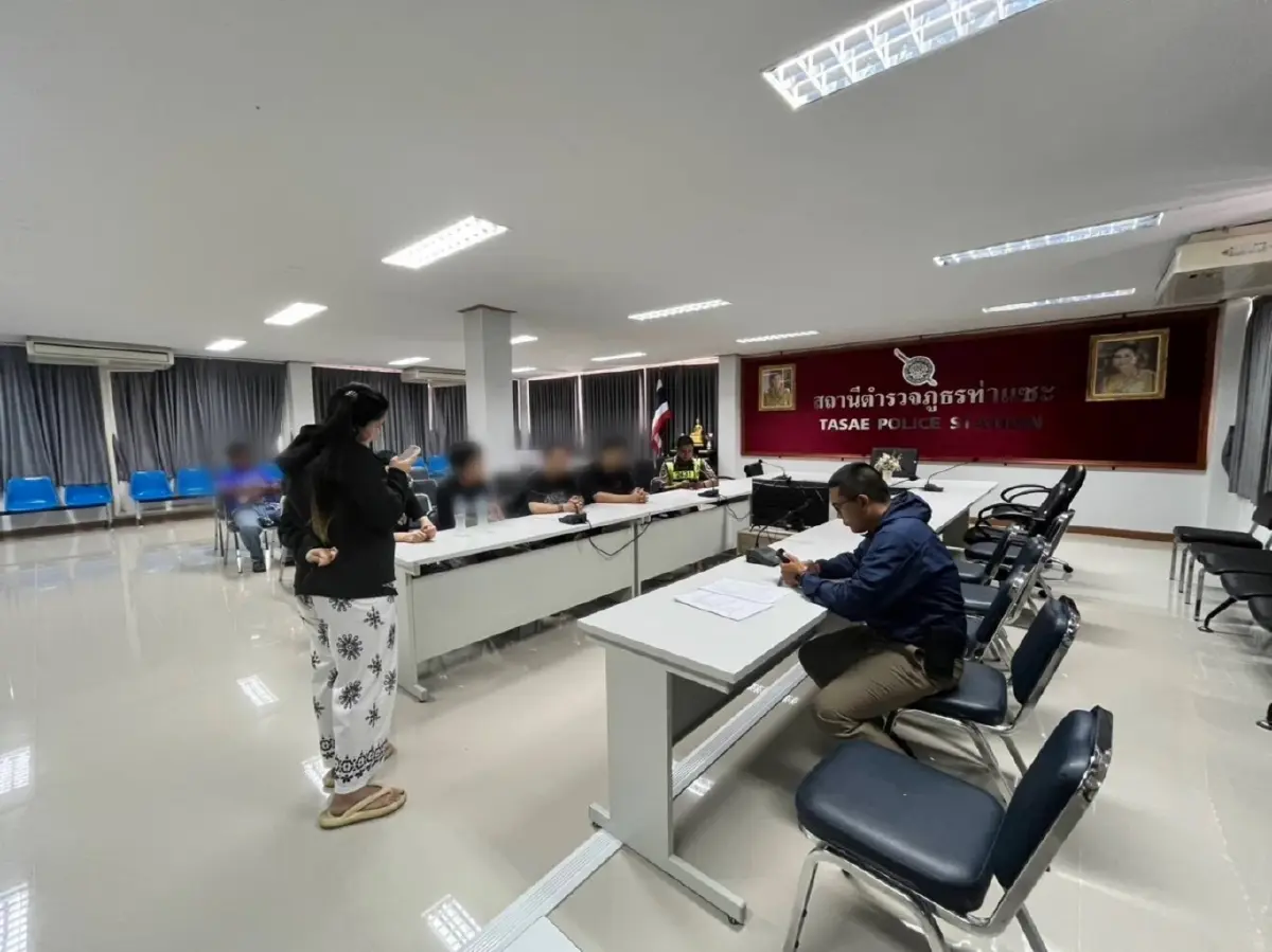 จับคาด่าน! รวบ "4 จีน แก๊งสแกมเมอร์" เนียนแฝงตัวเป็นผู้โดยสารรถทัวร์สายใต้