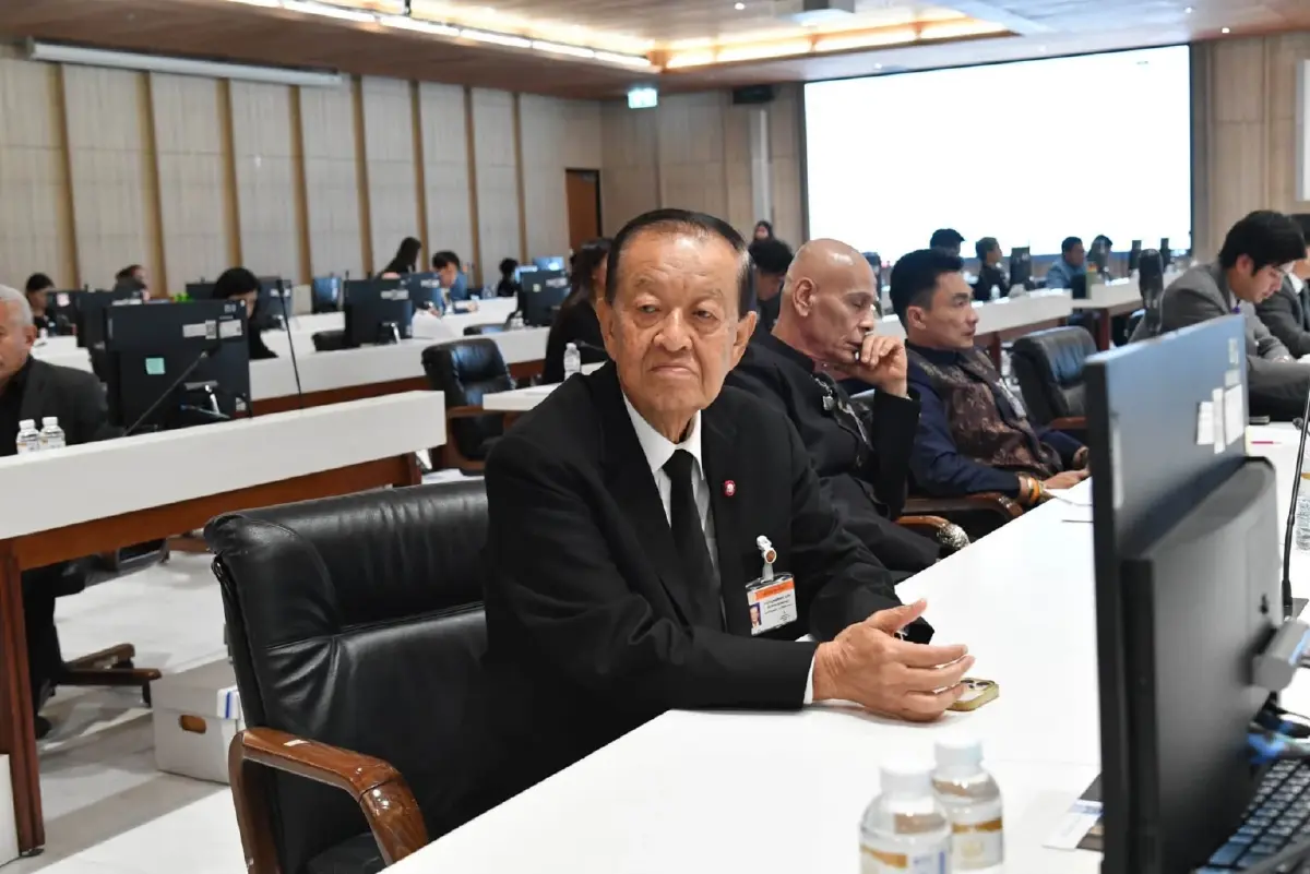 วันมูหะมัดนอร์ มะทา ในฐานะคณะกรรมาธิการสัดส่วนพรรคประชาชาติ อภิปรายงบประมาณในส่วน สมช. และ กอ.รมน. โดยชง ยุบ กอ.รมน.ไร้ผลงานเด่น ภารกิจซ้ำซ้อน 