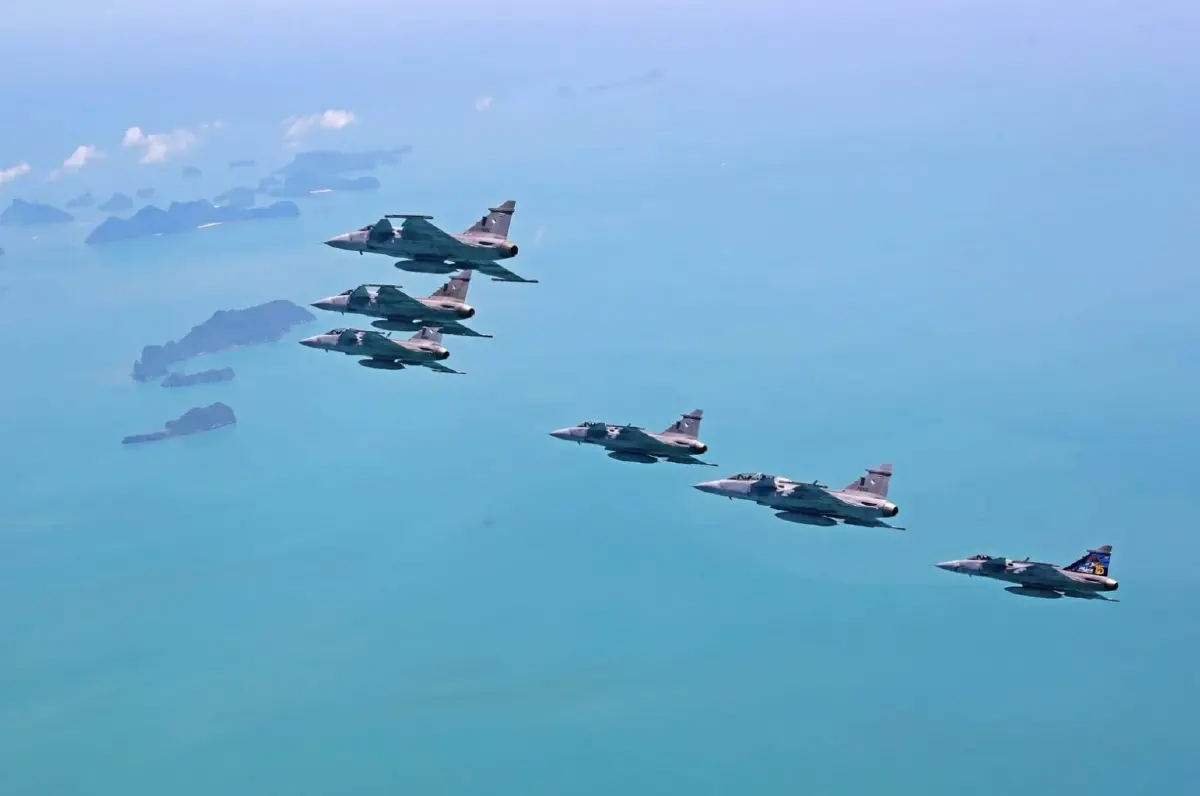 "ทอ." โชว์แสนยานุภาพฉลอง 15 ปี Gripen เตรียมชงงบซื้อเพิ่มอีก 8 เครื่องเสริมทัพเต็มฝูง
