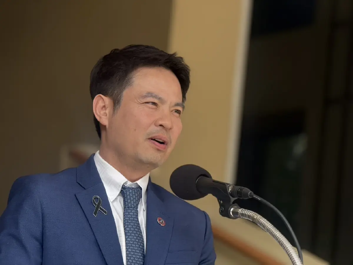 ภราดร ปริศนานันทกุล รัฐมนตรีประจำสำนักนายกรัฐมนตรี ยันไม่มีรอยร้าวในภูมิใจไทย