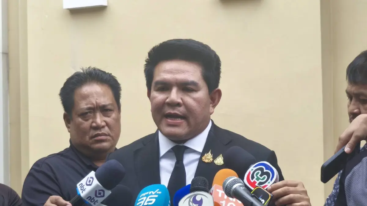 นายสุรศักดิ์ พันธ์เจริญวรกุล รัฐมนตรีว่าการกระทรวงการท่องเที่ยวและกีฬา