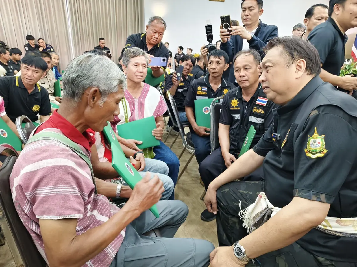 พลิกนโยบาย “คนอยู่กับป่า” ทส. มอบสิทธิ์ทำกิน อส.12  กว่า 7,700 ไร่