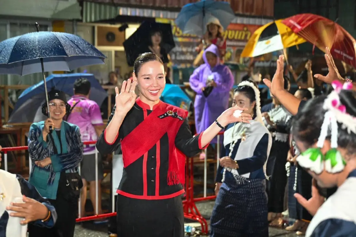 นางสาวซาบีดา ไทยเศรษฐ์ รัฐมนตรีว่าการกระทรวงวัฒนธรรม