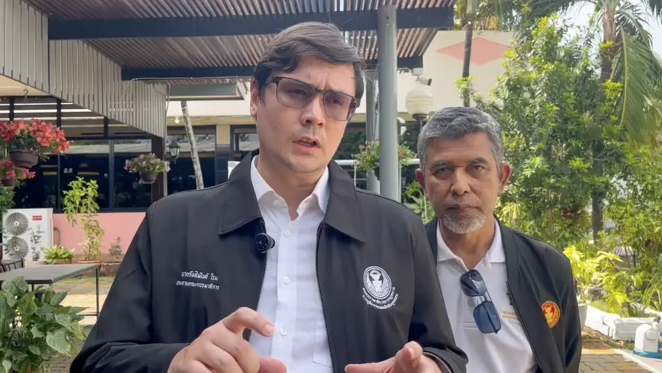 นายรังสิมันต์ โรม ประธานคณะกรรมาธิการการกฎหมาย การยุติธรรม และสิทธิมนุษยชน สภาผู้แทนราษฎร