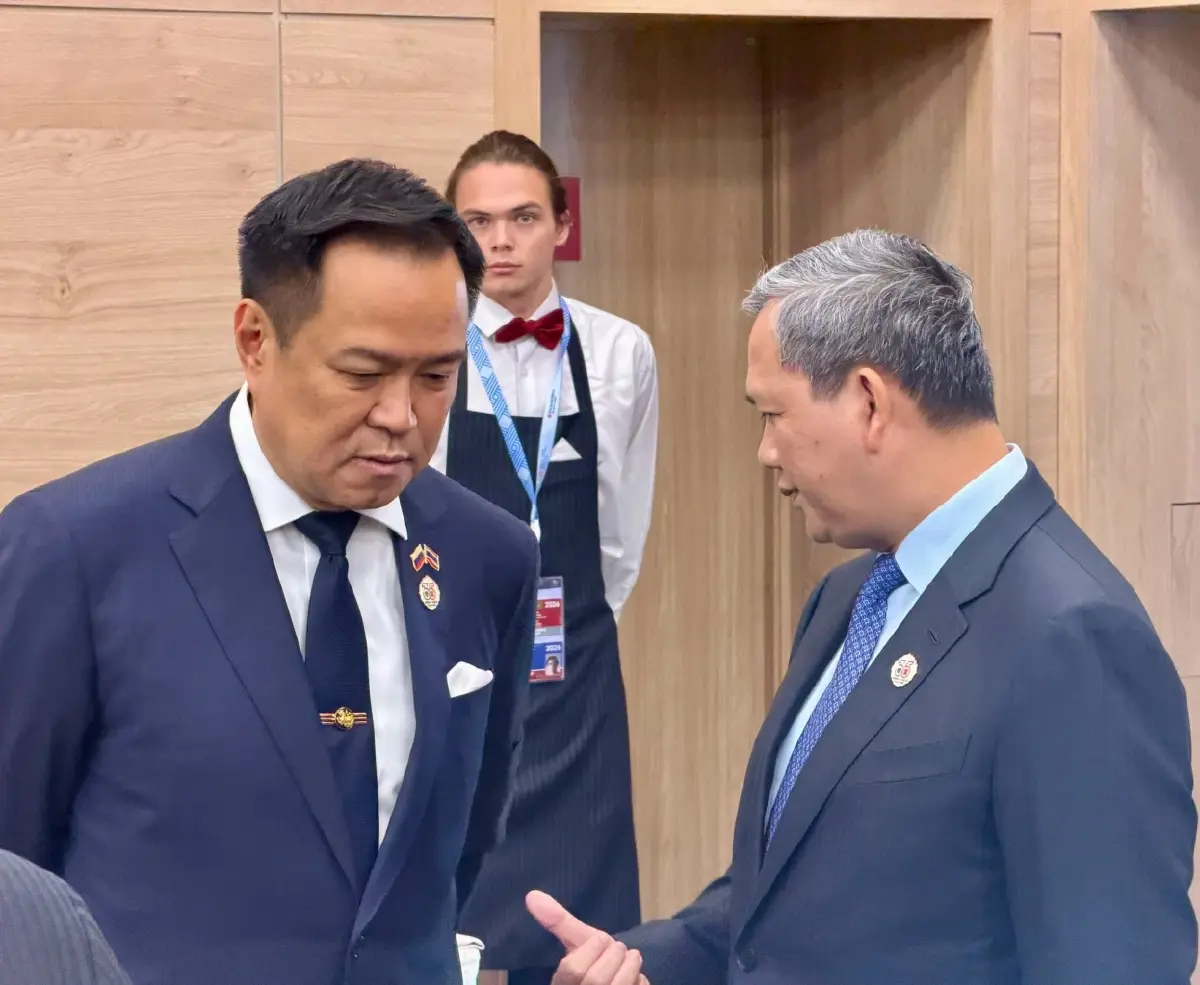 แฟ้มภาพ  นายอนุทิน ชาญวีรกูล นายกรัฐมนตรี และ นายฮุน มาเนต นายกรัฐมนตรี กัมพูชา 