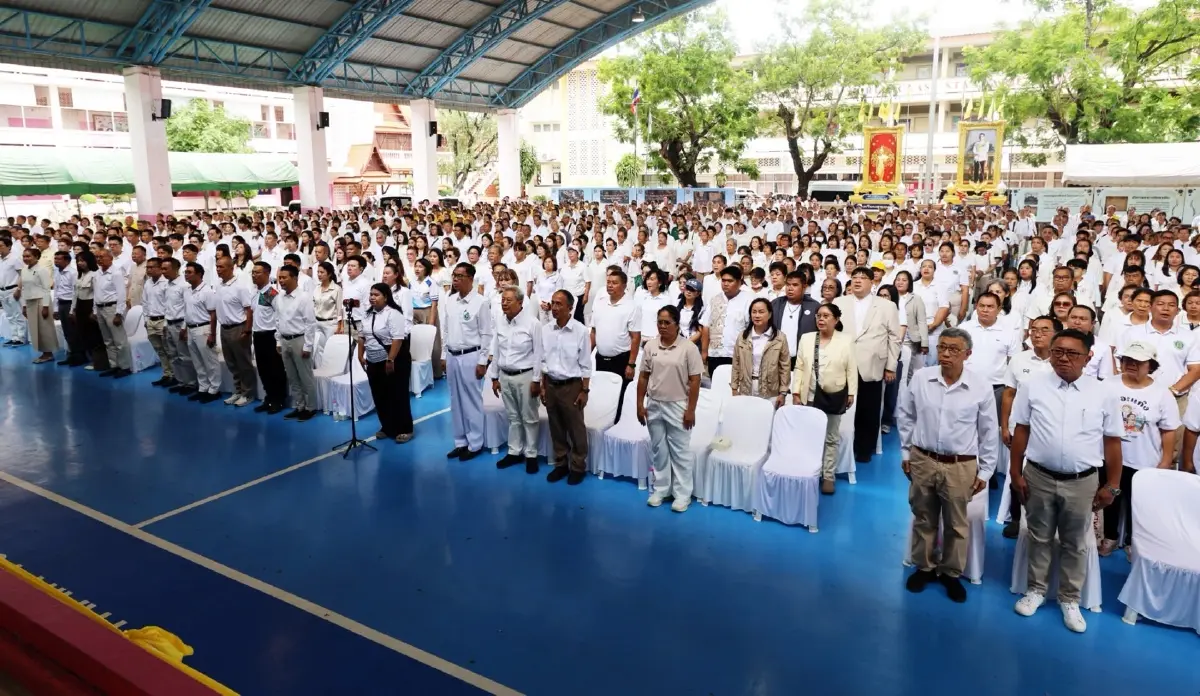 นายสุวัจน์ นำชาวโคราชปลูกต้นไม้ 4,000 ต้น เฉลิมพระเกียรติฯ ในหลวง