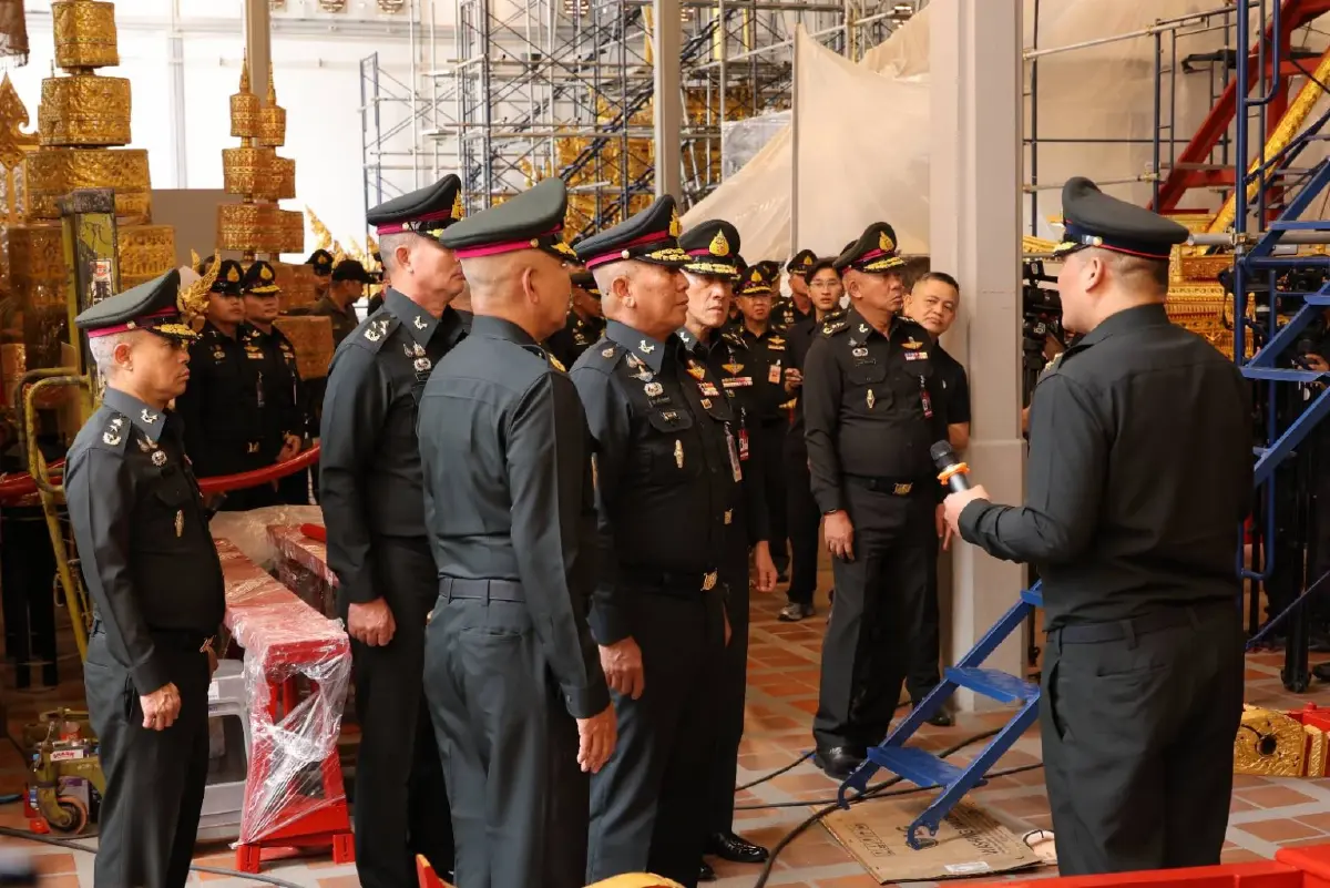 "ผบ.ทบ." ตรวจความพร้อมบูรณะ "พระมหาพิชัยราชรถ" คืบหน้าเกือบ 100% แล้ว