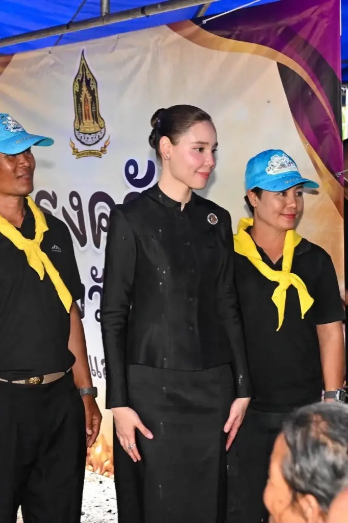 "นายกฯ" ร่วมพิธีพระราชทานน้ำหลวงสรงศพ พระภิกษุถูกรถชนมรณภาพ