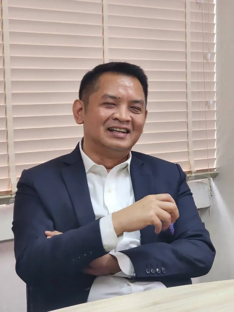  รศ.ดร.สุริยะใส กตะศิลา รองอธิการบดีฝ่ายบริหาร มหาวิทยาลัยรังสิต