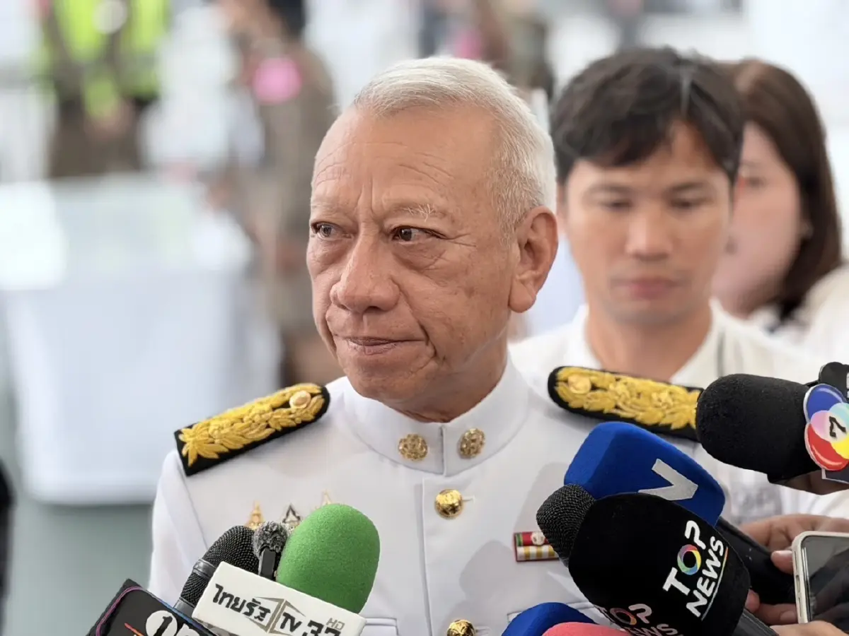  นายพิพัฒน์ รัชกิจประการ รองนายกรัฐมนตรีและรัฐมนตรีว่าการกระทรวงคมนาคม