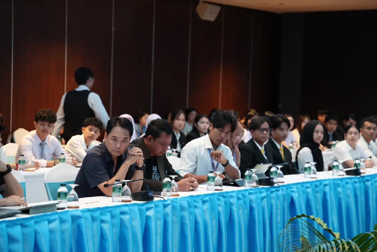 ปชป.เปิดสัมมนารับศึกซักฟอก-ติดตามเยียวยาน้ำท่วมหาดใหญ่