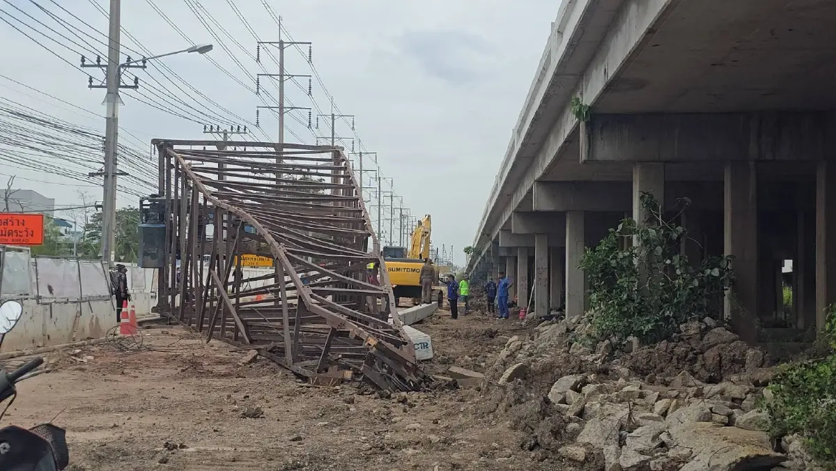 ปั้นจั่นล้ม ทางคู่ขนาน ถนนพระราม 2