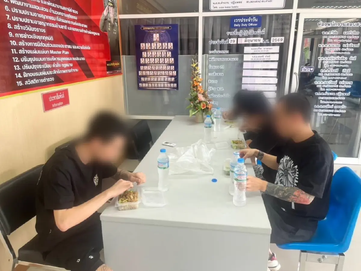 จับคาด่าน! รวบ "4 จีน แก๊งสแกมเมอร์" เนียนแฝงตัวเป็นผู้โดยสารรถทัวร์สายใต้