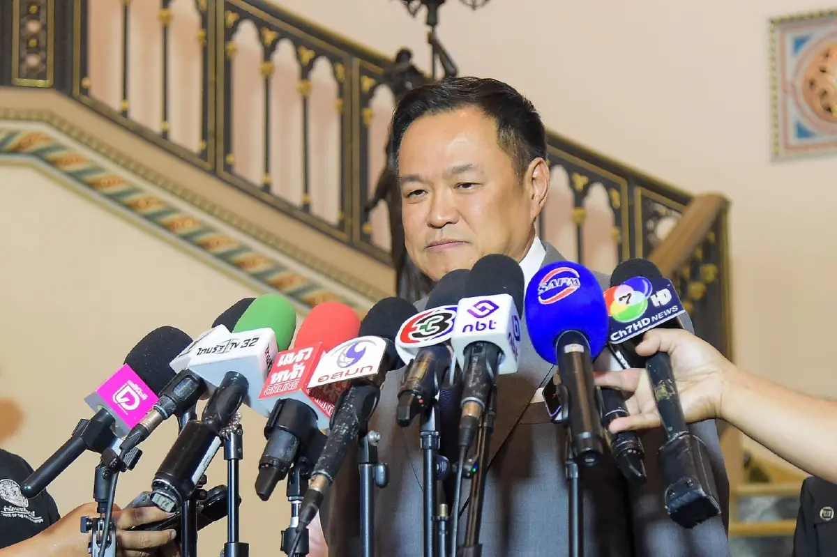 "อนุทิน" ฟาด ลักลอบขน "กัญฯ" เท่ากับผิดกฎหมาย "ใครทำต้องรับกรรม" เร่งคลอดกฎหมายใหม่ ไร้ "สูบ-เสพ"