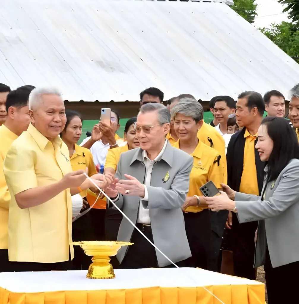 โสภณ ผนึก สมาคมแห่งสถาบันพระปกเกล้า สร้างบ้านให้ผู้ยากไร้ 10 หลัง