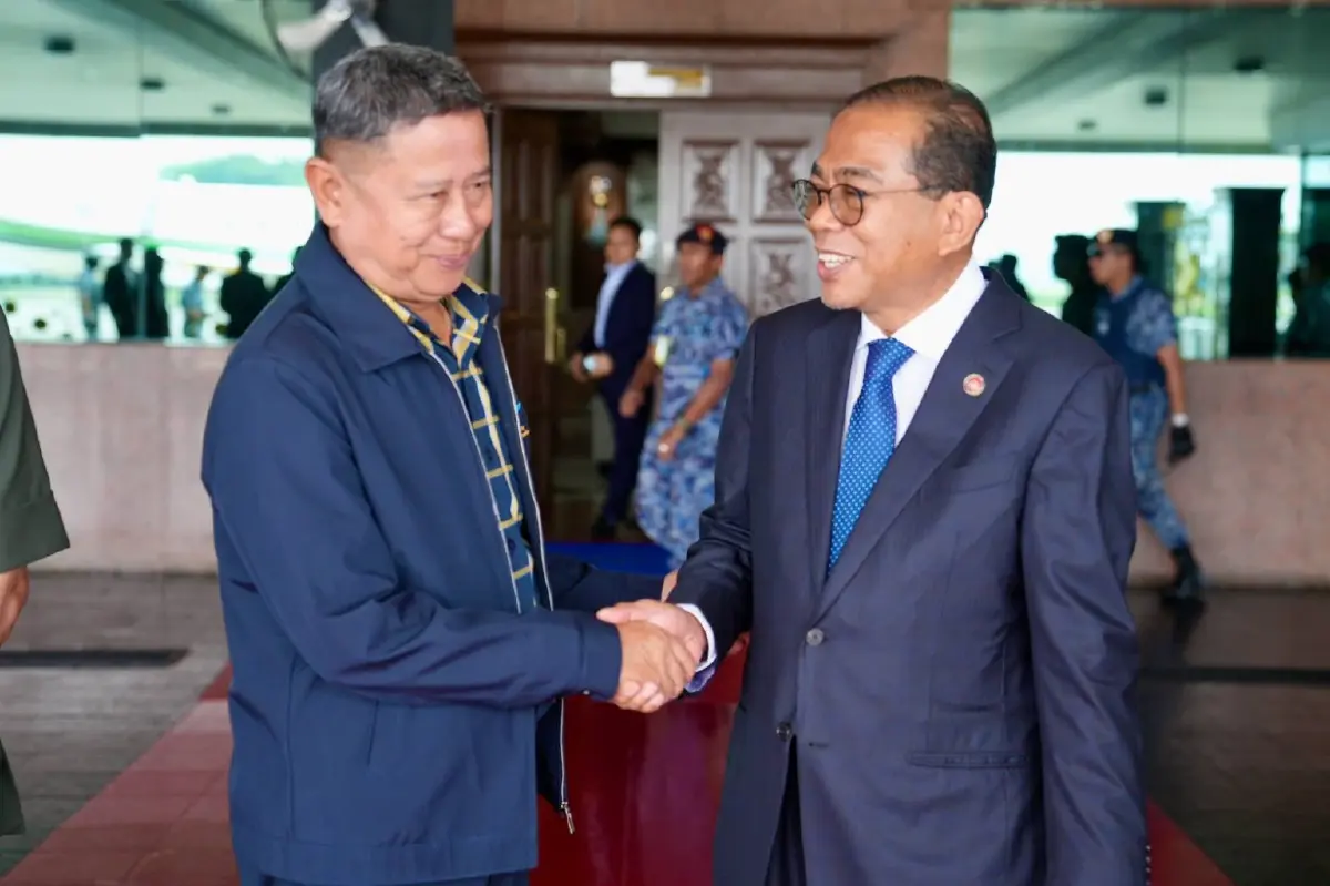 พล.ท.อดุลย์ บุญธรรมเจริญ รัฐมนตรีว่าการกระทรวงกลาโหม หารือทวิภาคีกับ ดาโตะ เซอรี โมฮัมหมัด คาเลด นอร์ดิน รัฐมนตรีว่าการกระทรวงกลาโหมมาเลเซีย 