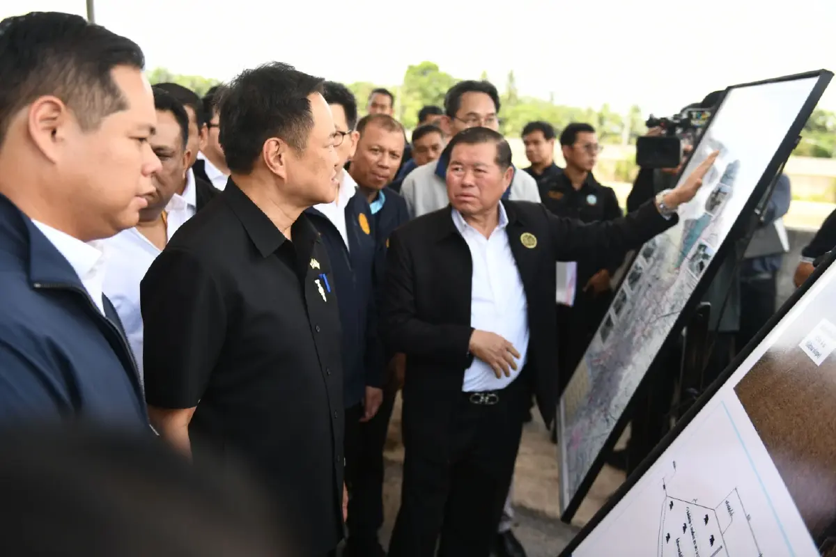 ลุยหาดใหญ่! "อนุทิน" ตรวจคันคลอง ร.1 ยืนยันซ่อมทันก่อนน้ำหลาก "มั่นใจเอาอยู่"