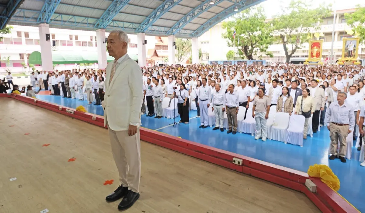 นายสุวัจน์ นำชาวโคราชปลูกต้นไม้ 4,000 ต้น เฉลิมพระเกียรติฯ ในหลวง