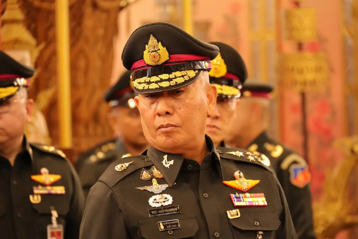 "ผบ.ทบ." ตรวจความพร้อมบูรณะ "พระมหาพิชัยราชรถ" คืบหน้าเกือบ 100% แล้ว