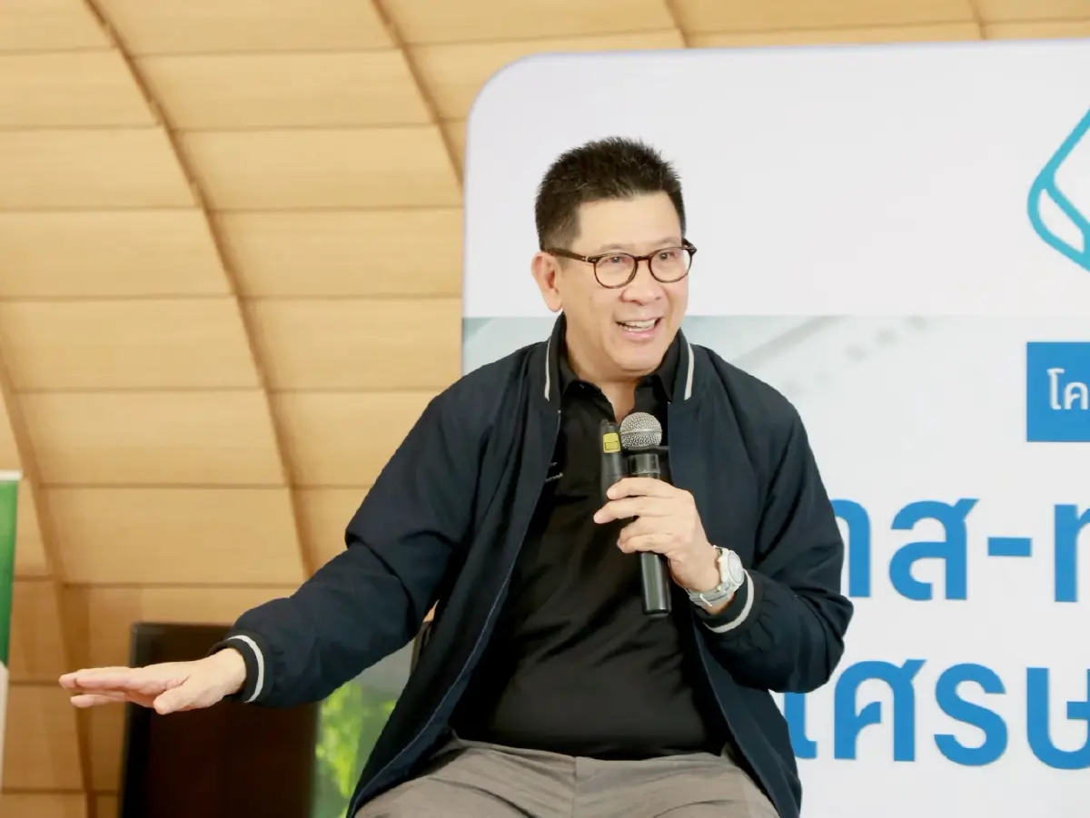 เอกนิติ นิติทัณฑ์ประภาศ รองนายกรัฐมนตรี และรมว.คลัง